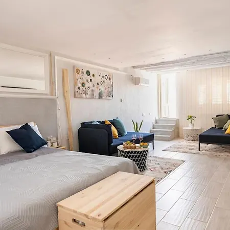 Rocca Politeama Attico Prestigioso Ed Eccitante.